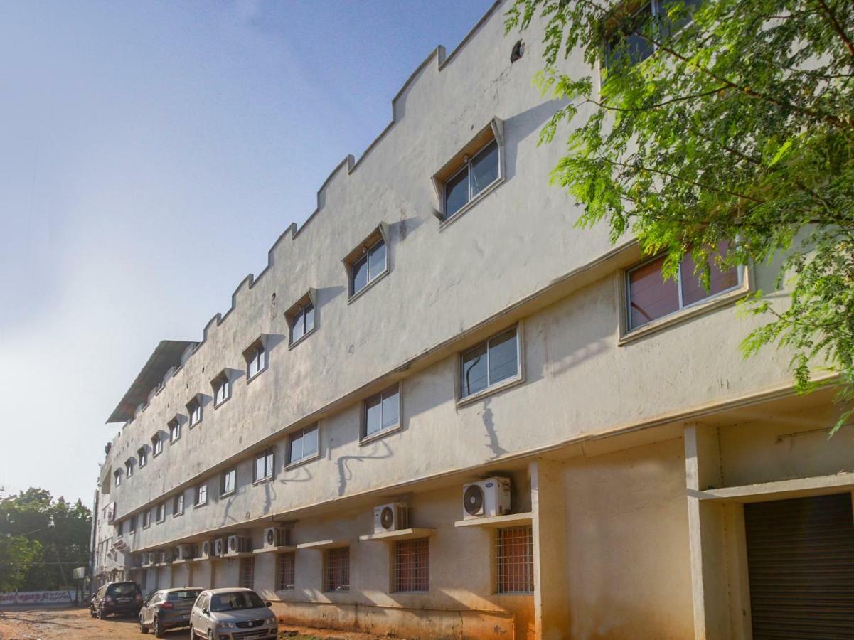 Oyo 45475 Annai Lodge Tandzsávúr Kültér fotó